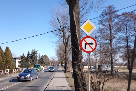 Zmiana organizacji ruchu na ulicach: Równoległa i Skowronków w Bieruniu