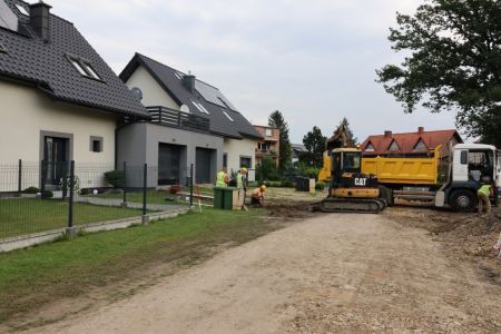 Postępują prace przy budowie kanalizacji w Ścierniach