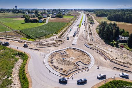 S1: Wre robota na placu budowy obwodnicy, łącznicy i węzła Bieruń. Uwaga! Zmiana organizacji ruchu przy wiadukcie na DK44