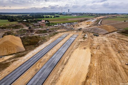 Nowe zdjęcia z placu budowy drogi ekspresowej S1 na odcinku Kosztowy-Bieruń