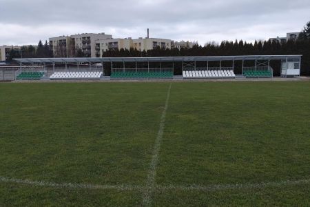 Nowobieruński stadion piłkarski ma zadaszone trybuny!