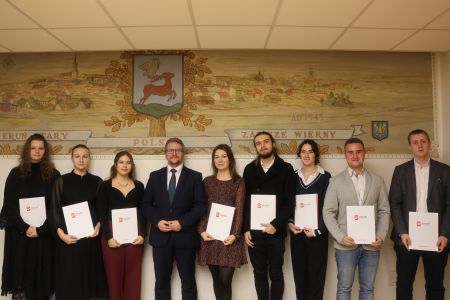 Umowy stypendialne dla studentów podpisane