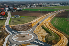 Postępy w pracach bitumicznych na łącznicy Bierunia i na rondzie przy ul. Kościelnej