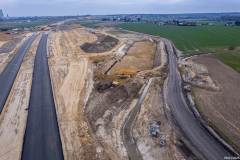 Kwietniowe zdjęcia z placu budowy drogi S1 na trasie Kosztowy-węzeł Bieruń. Co słychać na budowie?