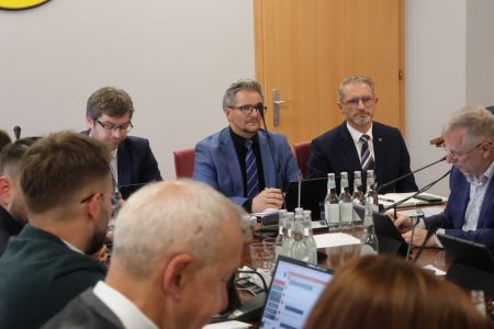 Absolutorium i wotum zaufania dla Burmistrza Sebastiana Macioła. Miasto z rekordowo niskim zadłużeniem!