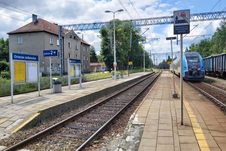 Ogłoszono przetarg na wykonanie rewitalizacji trasy kolejowej na odcinku Orzesze-Tychy. Co słychać na pozostałych odcinkach?