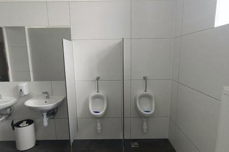 Wyremontowano łazienki i korytarz w SP1