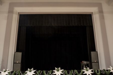 Nowe kurtyny teatralne w Domu Kultury "GAMA"