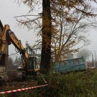 Rozpoczęły się roboty wyburzeniowe w związku z budową tunelu pod torami (5)