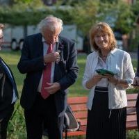 Odsłonięcie konstrukcji artystycznej na Skwerze Miast Partnerskich (7)