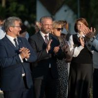 Odsłonięcie konstrukcji artystycznej na Skwerze Miast Partnerskich (7)