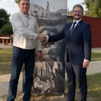 Odsłonięcie konstrukcji artystycznej na Skwerze Miast Partnerskich (5)