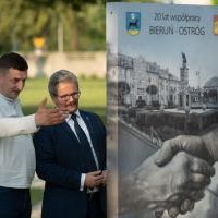 Odsłonięcie konstrukcji artystycznej na Skwerze Miast Partnerskich (7)