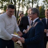 Odsłonięcie konstrukcji artystycznej na Skwerze Miast Partnerskich (4)