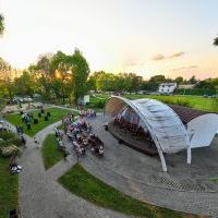 Odsłonięcie konstrukcji artystycznej na Skwerze Miast Partnerskich (8)