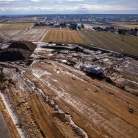 Budowa drogi S1 - Kosztowy - Bieruń - luty 2026 (zdjęcia z lotu ptaka) (12)
