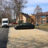 Remont drogi wewnętrznej w osiedlu Chemików - po asfaltowaniu (12)