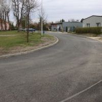 Droga wewnętrzna w ulicy Chemików po remoncie - kwiecień 2026r. (10)