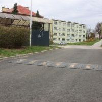 Droga wewnętrzna w ulicy Chemików po remoncie - kwiecień 2026r. (16)