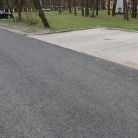 Droga wewnętrzna w ulicy Chemików po remoncie - kwiecień 2026r. (20)