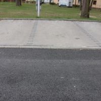 Droga wewnętrzna w ulicy Chemików po remoncie - kwiecień 2026r. (1)