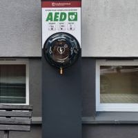 DEFIBRYLATORY AED  (8)