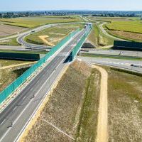 WRE ROBOTA NA PLACU BUDOWY MAGAZYNU OBRONY CYWILNEJ W Miasto Bieruń‼️A DZIŚ WMUROWANY ZOSTAŁ KAMIEŃ WĘGIELNY‼️ Jak już Wam pisaliśmy, trwa budowa powiatowo-gminnego magazynu obrony cywilnej. ???????? Nowoczesny obiekt, który powstaje w bezpośrednim sąsied