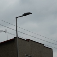 Na wyremontowanej drodze (ulicy Remizowej) instalowane jest oświetlenie ledowe