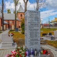 Budowa pomnika ofiar I i II wojny światowej, powstań śląskich i represji politycznych na terenie cmentarza należącego do parafii NSPJ w Bieruniu Nowym.