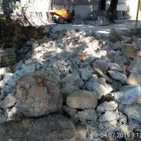 Prace ziemne pod obeliskiem
