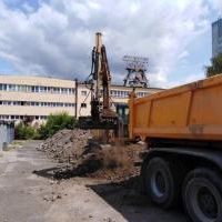 Trwa budowa drogi dojazdowej do garaży