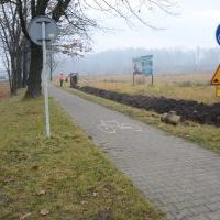 Trwa budowa fundamentów i układanie okablowania pod lampy