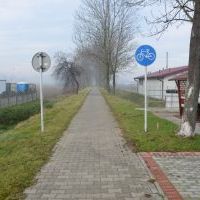 Trwa budowa fundamentów i układanie okablowania pod lampy