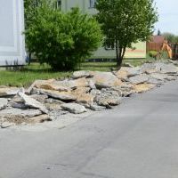 Droga wewnętrzna na osiedlu Chemików - roboty rozbiórkowe