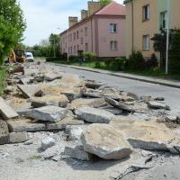 Droga wewnętrzna na osiedlu Chemików - roboty rozbiórkowe