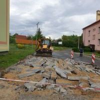 Droga wewnętrzna na osiedlu Chemików - roboty rozbiórkowe