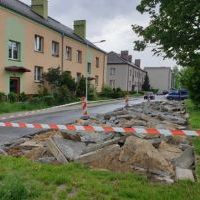 Droga wewnętrzna na osiedlu Chemików - roboty rozbiórkowe