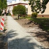 Chodnik na Chemików - połowa maja