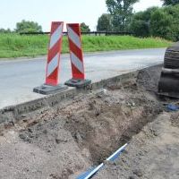 Trwa budowa chodnika wraz z oświetleniem na Wita - 27 lipca