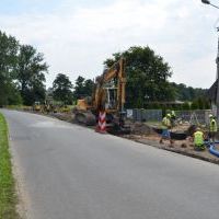 Trwa budowa chodnika wraz z oświetleniem na Wita - 27 lipca
