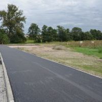 Trwa budowa chodnika wraz z oświetleniem na Wita - 18 września