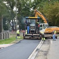 Trwa budowa chodnika wraz z oświetleniem na Wita - 18 września