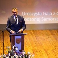 Gala z okazji 30-lecia Odrodzonej Samorządności Bierunia (9)
