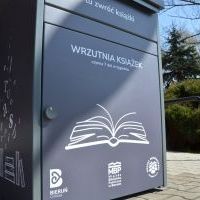 Wrzutnie książek (2)