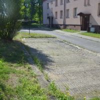 Miejsca parkingowe przed remontem (4)