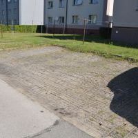 Miejsca parkingowe przed remontem (6)