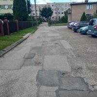 Droga osiedlowa na Homera przed przebudową (4)