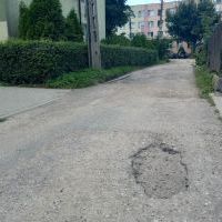 Droga osiedlowa na Homera przed przebudową (2)