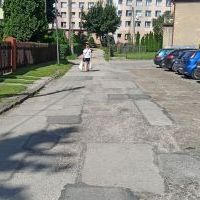 Droga osiedlowa na Homera przed przebudową (8)