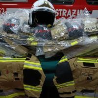 Przekazanie sprzętu strażakom (5)